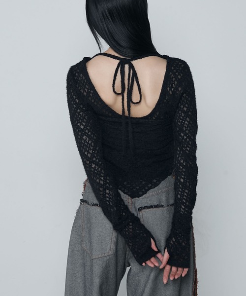 le ELMi（ルエルミ）の「Multiway brushed lace tops ＆ babushka scarf set / マルチウェイ 起毛レーストップス ＆ バブーシュカ スカーフ セット（Tシャツ/カットソー・レディース・アイボリー/ブラック・FREE）」の4枚目の写真