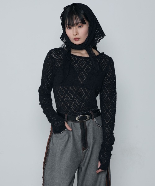 le ELMi（ルエルミ）の「Multiway brushed lace tops ＆ babushka scarf set / マルチウェイ 起毛レーストップス ＆ バブーシュカ スカーフ セット（Tシャツ/カットソー・レディース・アイボリー/ブラック・FREE）」の5枚目の写真