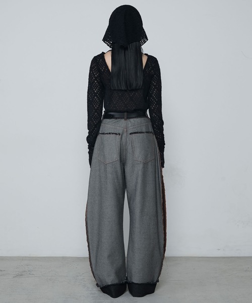 le ELMi（ルエルミ）の「Multiway brushed lace tops ＆ babushka scarf set / マルチウェイ 起毛レーストップス ＆ バブーシュカ スカーフ セット（Tシャツ/カットソー・レディース・アイボリー/ブラック・FREE）」の11枚目の写真