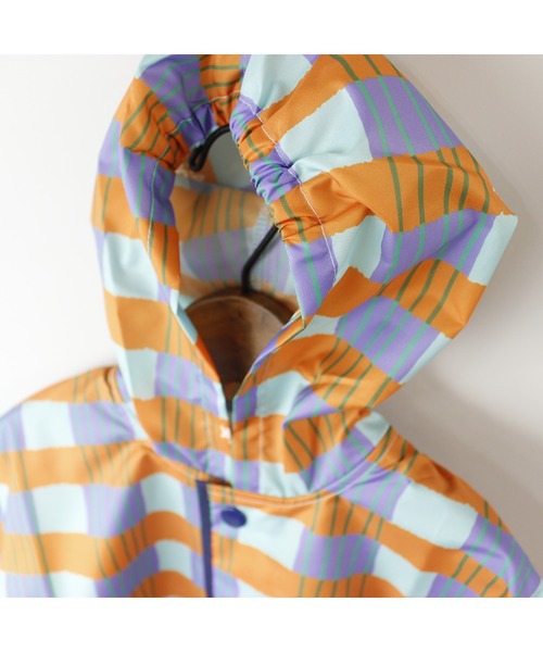 MR(まる)の「レトロフラワー・アートチェックレインポンチョ(レインコート/ポンチョ・キッズ・オレンジ/ピンク・M/S)」の17枚目の写真