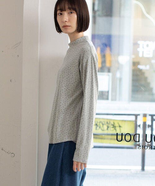 POU DOU DOU（プードゥドゥ）の「アソート柄モックネックトップス（Tシャツ/カットソー・レディース・アイボリー/ブラック/ライトブルー/グレー・M）」の15枚目の写真