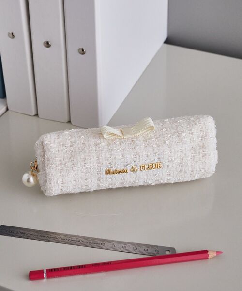 Maison de FLEUR(メゾンドフルール)の「ツイードグログランリボンロングポーチ(ポーチ・レディース・オフホワイト/サックスブルー/ライトピンク・FREE)」の2枚目の写真