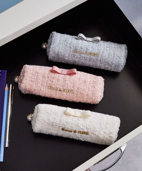 Maison de FLEUR(メゾンドフルール)の「ツイードグログランリボンロングポーチ(ポーチ・レディース・オフホワイト/サックスブルー/ライトピンク・FREE)」の4枚目の写真
