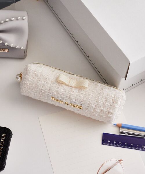 Maison de FLEUR(メゾンドフルール)の「ツイードグログランリボンロングポーチ(ポーチ・レディース・オフホワイト/サックスブルー/ライトピンク・FREE)」の16枚目の写真