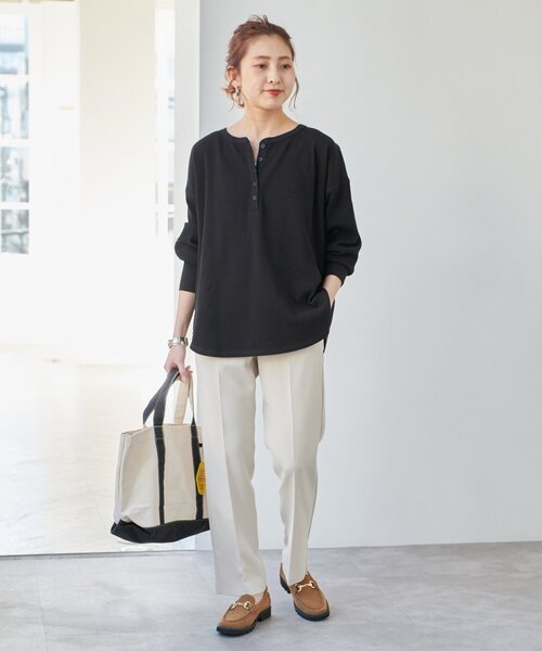 Spick & Span（スピックアンドスパン）の「《追加》イージーバックスリットパンツ（スラックス・レディース・ブラック/ベージュ・34/36/38/40）」の7枚目の写真