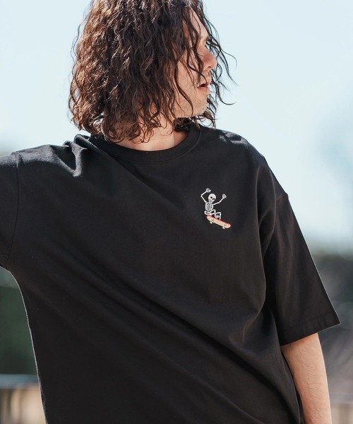 CAMBIO(カンビオ)の「mt9554-刺繍T_Skull skate Tシャツ(Tシャツ/カットソー・メンズ・ホワイト/ブラック/ネイビー・S/M/L/XL)」の4枚目の写真