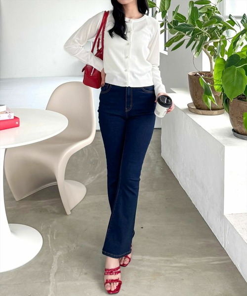 CLEAR BASIC（クリアベーシック）の「パールボタン長袖ニットカーディガン[オフィスカジュアル 着回し抜群 大人]≪再入荷≫（カーディガン/ボレロ・レディース・ブラック/オフホワイト/イエロー/レッド/ボルドー・F）」の21枚目の写真