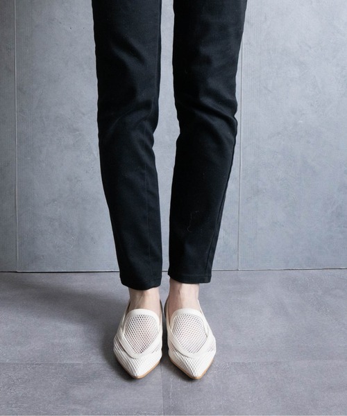 Fabby fabby(ファビィーファビィー)の「ポインテッドトゥメッシュシューズ(パンプス・レディース・ブラック/オフホワイト/シルバー・SMALL/MEDIUM/LARGE)」の22枚目の写真