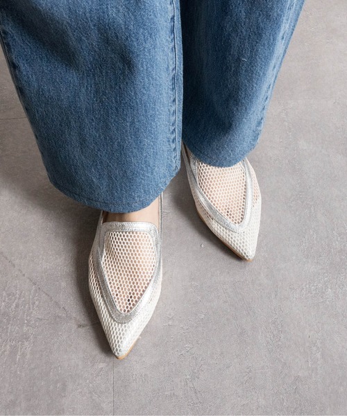 Fabby fabby(ファビィーファビィー)の「ポインテッドトゥメッシュシューズ(パンプス・レディース・ブラック/オフホワイト/シルバー・SMALL/MEDIUM/LARGE)」の7枚目の写真