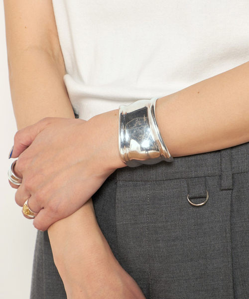 Garden of Eden(ガーデンオブエデン)の「【GARDEN OF EDEN/ガーデン オブ エデン】追加 silver bangle(ブレスレット・レディース・シルバー・36/38)」の2枚目の写真