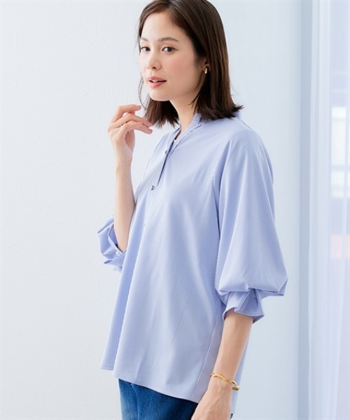 7days Life Styling(セブンデイズライフスタイリング)の「カットソー素材 メタルボタンタックスリーブシャツ(シャツ/ブラウス・レディース・オフホワイト/ブルー系/ネイビー・S/M/L/LL)」の3枚目の写真