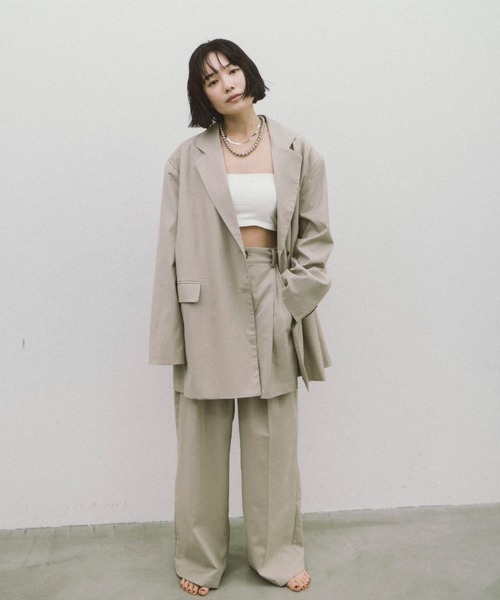 HANNE（アン）の「【Mikako collaboration】レイヤードタックパンツ（その他パンツ・レディース・ベージュ/グレー/ブラック・S/M）」の9枚目の写真