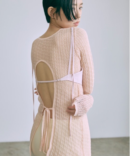 EN NEUME(エンノイム)の「Back Open Sheer Knit(ニット/セーター・レディース・ライム/コーラルピンク/レッド・FREE)」の1枚目の写真
