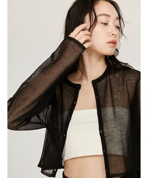 emmi（エミ）の「リネン混シアーニットカーディガン（カーディガン/ボレロ・レディース・ブラック/オレンジ/ホワイト・FREE）」の3枚目の写真