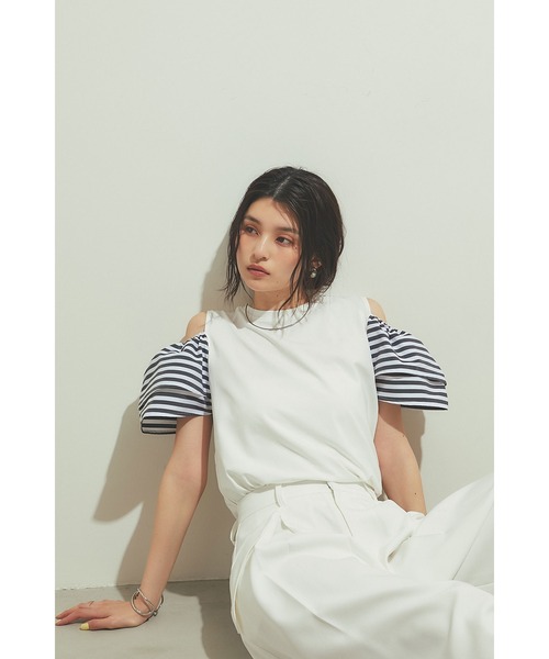 &. NOSTALGIA(アンドドットノスタルジア)の「フリルオープンスリーブTシャツ(Tシャツ/カットソー・レディース・ダークブラック/カーキ/ホワイト/レッド・M)」の5枚目の写真