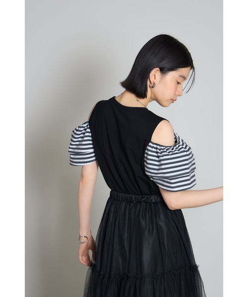 &. NOSTALGIA(アンドドットノスタルジア)の「フリルオープンスリーブTシャツ(Tシャツ/カットソー・レディース・ダークブラック/カーキ/ホワイト/レッド・M)」の19枚目の写真