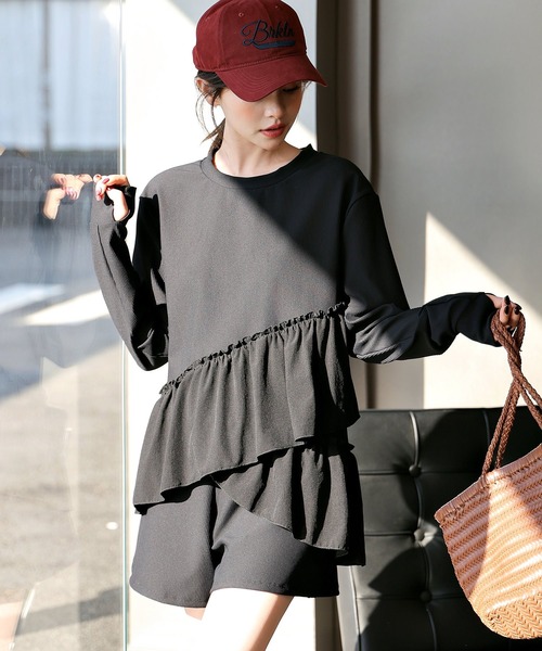 TeddyShop（テディショップ）の「【紫外線遮蔽率 99.9%以上】 レディース水着 長袖ダブルペプラムフリルラッシュガード+ハーフパンツ 上下2点セット 水陸両用 体型カバー（ラッシュガード・レディース・ホワイト/ブルーグレー/ブラック・LL/S/M/L）」の3枚目の写真