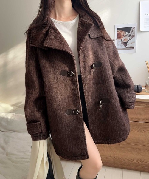 mily bilet（ミウィビレット）の「【mily bilet】大人の冬を格上げする主役アウター。フェザーシャギーバックル使いコート（チェスターコート・レディース・ブラウン/グレー/チャコールグレー/ベージュ・LARGE/X-LARGE/SMALL/MEDIUM）」の18枚目の写真