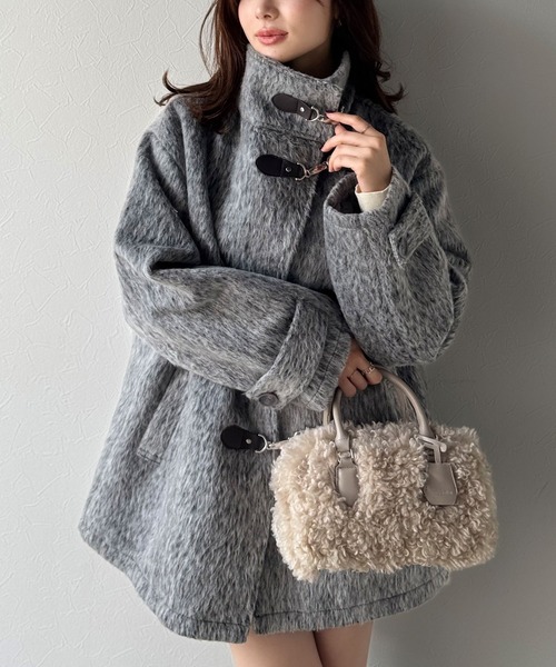 mily bilet（ミウィビレット）の「【mily bilet】大人の冬を格上げする主役アウター。フェザーシャギーバックル使いコート（チェスターコート・レディース・ブラウン/グレー/チャコールグレー/ベージュ・LARGE/X-LARGE/SMALL/MEDIUM）」の19枚目の写真