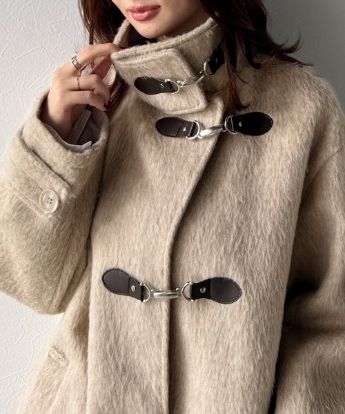 mily bilet（ミウィビレット）の「【mily bilet】大人の冬を格上げする主役アウター。フェザーシャギーバックル使いコート（チェスターコート・レディース・ブラウン/グレー/チャコールグレー/ベージュ・LARGE/X-LARGE/SMALL/MEDIUM）」の14枚目の写真