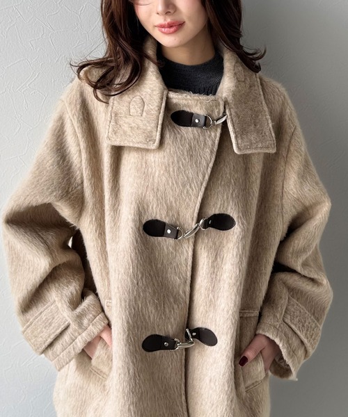 mily bilet（ミウィビレット）の「【mily bilet】大人の冬を格上げする主役アウター。フェザーシャギーバックル使いコート（チェスターコート・レディース・ブラウン/グレー/チャコールグレー/ベージュ・LARGE/X-LARGE/SMALL/MEDIUM）」の22枚目の写真