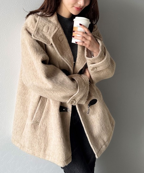 mily bilet（ミウィビレット）の「【mily bilet】大人の冬を格上げする主役アウター。フェザーシャギーバックル使いコート（チェスターコート・レディース・ブラウン/グレー/チャコールグレー/ベージュ・LARGE/X-LARGE/SMALL/MEDIUM）」の21枚目の写真