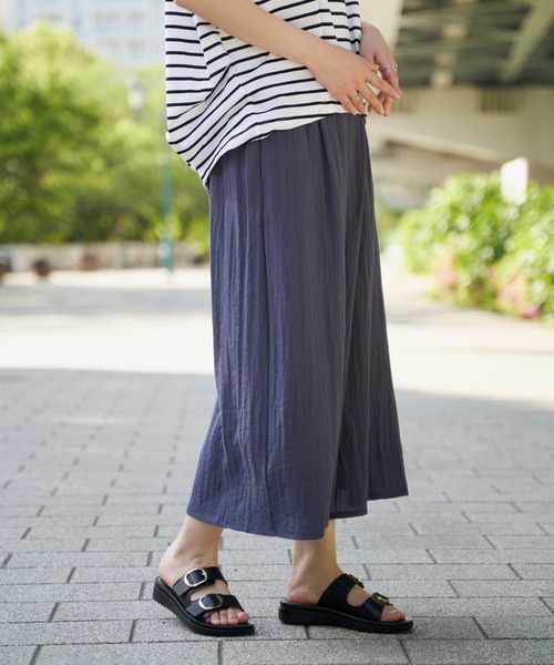 ikka(イッカ)の「【接触冷感】冷感スラブタックスカーチョ(その他パンツ・レディース・ダークグリーン/ブラック/ブルー/オレンジ/グレー・S/L/M)」の1枚目の写真