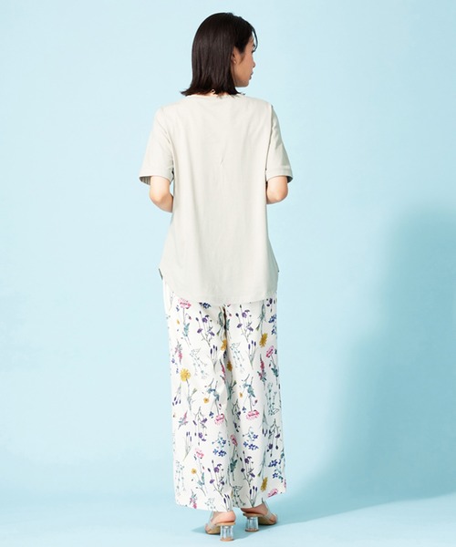 BELLUNA PLUS(ベルーナ)の「ヒンヤリ!着映えプリントプルオーバー(Tシャツ/カットソー・レディース・セージグリーン/グレー系その他/ピンク/チャコール・X-LARGE/MEDIUM/LARGE)」の20枚目の写真