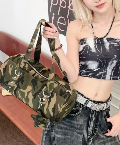 LADY LIKE（レディライク）の「星形チャーム付き迷彩柄orヒョウ柄ミニボストンバッグ（ハンドバッグ・レディース・グレー/カーキ・F）」の5枚目の写真