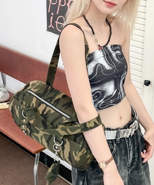 LADY LIKE（レディライク）の「星形チャーム付き迷彩柄orヒョウ柄ミニボストンバッグ（ハンドバッグ・レディース・グレー/カーキ・F）」の7枚目の写真