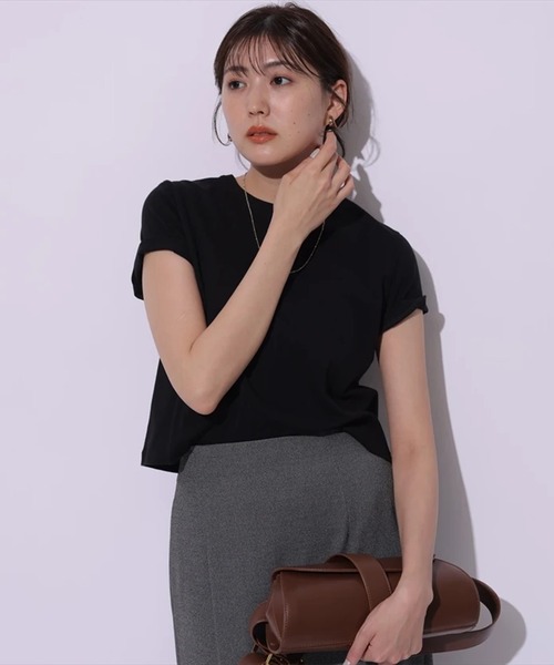 Mystrada(マイストラーダ)の「コンパクトTシャツ(Tシャツ/カットソー・レディース・グレイッシュベージュ/ブラック/ブラック系その他/ホワイト・38)」の7枚目の写真