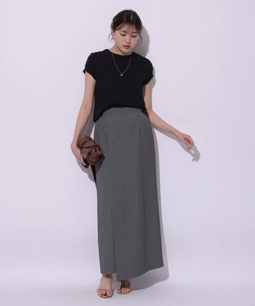 Mystrada(マイストラーダ)の「コンパクトTシャツ(Tシャツ/カットソー・レディース・グレイッシュベージュ/ブラック/ブラック系その他/ホワイト・38)」の11枚目の写真
