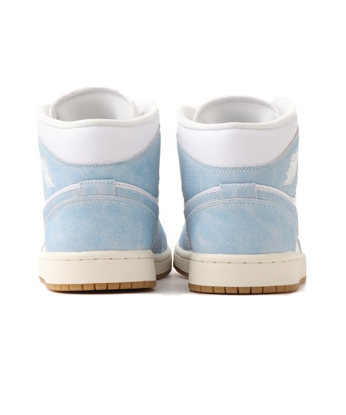 AIR JORDAN（エアジョーダン）の「JORDAN BRAND WMNS AIR JORDAN 1 MID SE / ジョーダン ブランド ウィメンズ エア ジョーダン 1 MID SE / NIKE【SP】（スニーカー・レディース・ホワイト・23.5cm/24.0cm/24.5cm/25.0cm/25.5cm/26.0cm/26.5cm/27.0cm/27.5cm/28.0cm/28.5cm/29.0cm/23.0cm）」の3枚目の写真