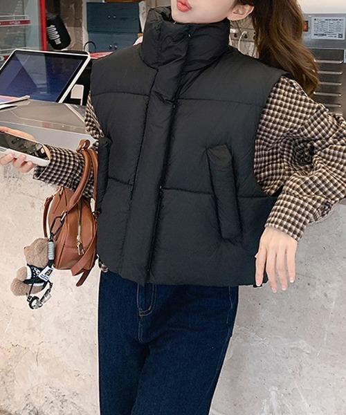 c.u.l（シーユーエル）の「ショート丈 シンプル ハイネックエコダウンベスト culw826（ダウンベスト・レディース・ブラック/ベージュ/アイボリー・M/L）」の5枚目の写真