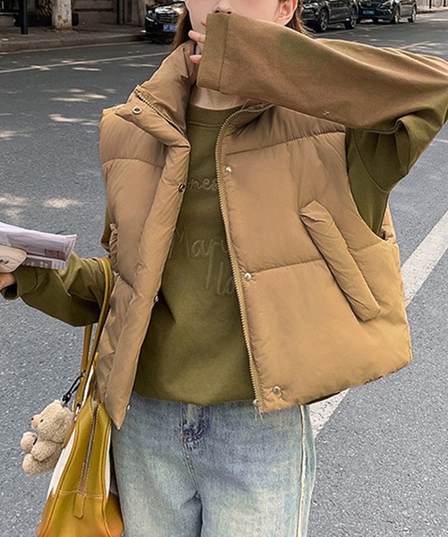 c.u.l（シーユーエル）の「ショート丈 シンプル ハイネックエコダウンベスト culw826（ダウンベスト・レディース・ブラック/ベージュ/アイボリー・M/L）」の9枚目の写真