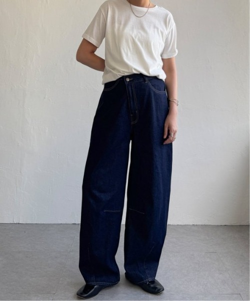 LBC（エルビーシー）の「【デニムセットアップ可能】アシメボタンカーブデニムパンツ（デニムパンツ・レディース・ブラック/ダークネイビー/ブルー・M/L）」の4枚目の写真