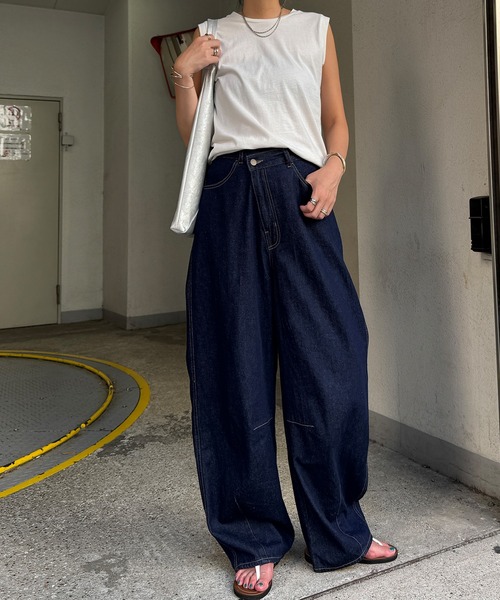 LBC（エルビーシー）の「【デニムセットアップ可能】アシメボタンカーブデニムパンツ（デニムパンツ・レディース・ブラック/ダークネイビー/ブルー・M/L）」の10枚目の写真