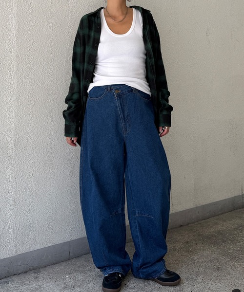 LBC（エルビーシー）の「【デニムセットアップ可能】アシメボタンカーブデニムパンツ（デニムパンツ・レディース・ブラック/ダークネイビー/ブルー・M/L）」の18枚目の写真