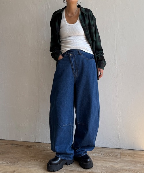 LBC（エルビーシー）の「【デニムセットアップ可能】アシメボタンカーブデニムパンツ（デニムパンツ・レディース・ブラック/ダークネイビー/ブルー・M/L）」の20枚目の写真