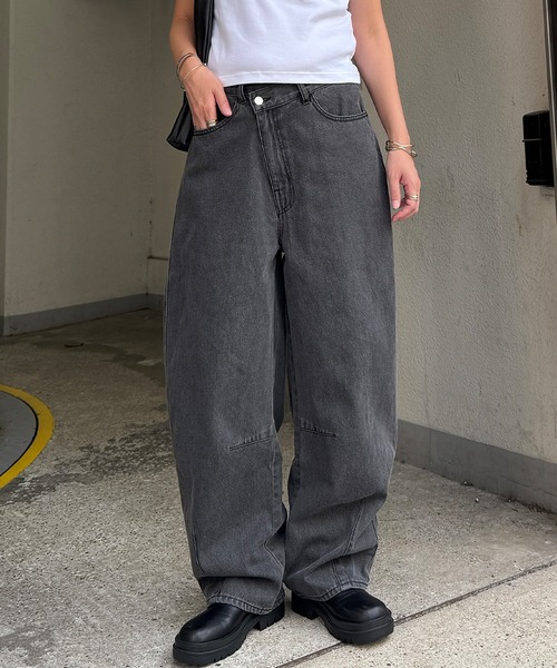 LBC（エルビーシー）の「【デニムセットアップ可能】アシメボタンカーブデニムパンツ（デニムパンツ・レディース・ブラック/ダークネイビー/ブルー・M/L）」の22枚目の写真