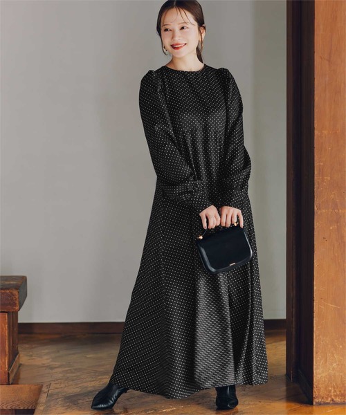titivate(ティティベイト)の「ボリュームギャザースリーブフレアワンピース(ワンピース・レディース・ブルー系その他/ドット/ブラック系その他・S/L/M)」の3枚目の写真