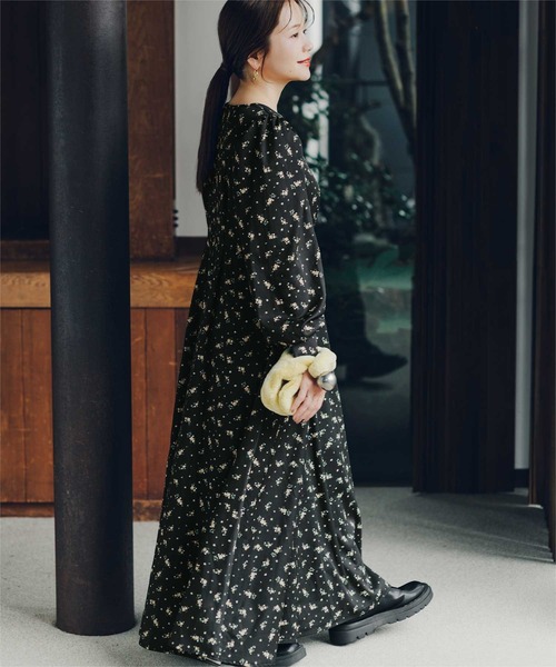 titivate(ティティベイト)の「ボリュームギャザースリーブフレアワンピース(ワンピース・レディース・ブルー系その他/ドット/ブラック系その他・S/L/M)」の14枚目の写真