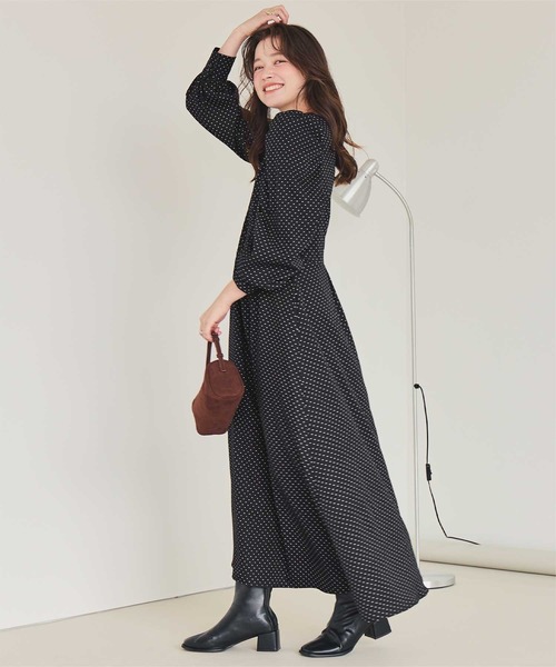 titivate(ティティベイト)の「ボリュームギャザースリーブフレアワンピース(ワンピース・レディース・ブルー系その他/ドット/ブラック系その他・S/L/M)」の9枚目の写真