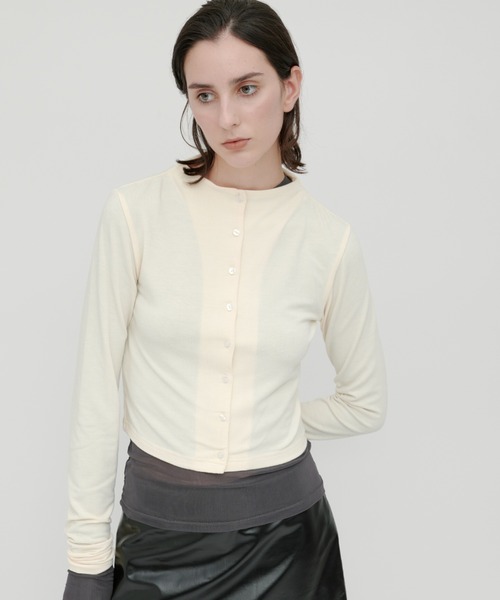 kiehtova（キエトヴァ）の「【kiehtova】SMOOTH STAND NECK CARDIGAN/スムース スタンド ネック カーディガン（カーディガン/ボレロ・レディース・ブラック/チャコールグレー/アイボリー・FREE）」の6枚目の写真