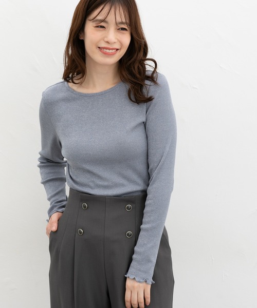 Honeys(ハニーズ)の「メロー使いTシャツ(Tシャツ/カットソー・レディース・ブラック/グレイッシュブルー/オフホワイト/ベージュ・S/M/LL/L)」の12枚目の写真