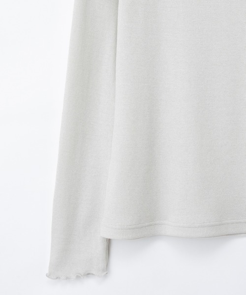 Honeys(ハニーズ)の「メロー使いTシャツ(Tシャツ/カットソー・レディース・ブラック/グレイッシュブルー/オフホワイト/ベージュ・S/M/LL/L)」の17枚目の写真