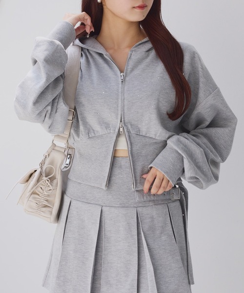 one after another NICE CLAUP（ワンアフターアナザーナイスクラップ）の「【セットアップ対応】ビジューショートパーカー（パーカー・レディース・ライトピンク/オフホワイト/チャコールグレー/杢グレー/ブラック系その他・FREE）」の5枚目の写真