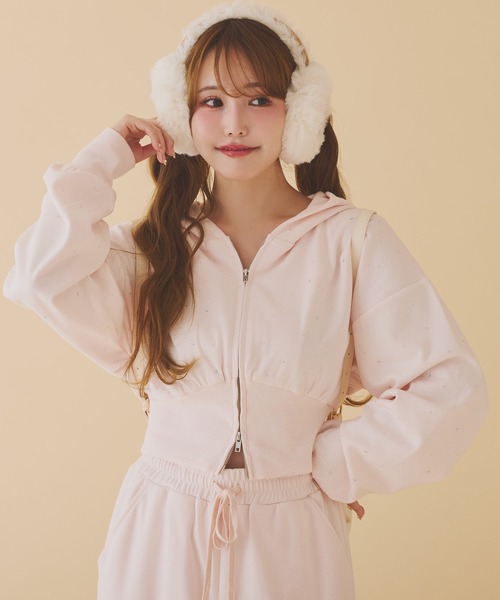 one after another NICE CLAUP（ワンアフターアナザーナイスクラップ）の「【セットアップ対応】ビジューショートパーカー（パーカー・レディース・ライトピンク/オフホワイト/チャコールグレー/杢グレー/ブラック系その他・FREE）」の2枚目の写真