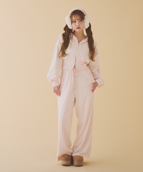 one after another NICE CLAUP（ワンアフターアナザーナイスクラップ）の「【セットアップ対応】ビジューショートパーカー（パーカー・レディース・ライトピンク/オフホワイト/チャコールグレー/杢グレー/ブラック系その他・FREE）」の18枚目の写真