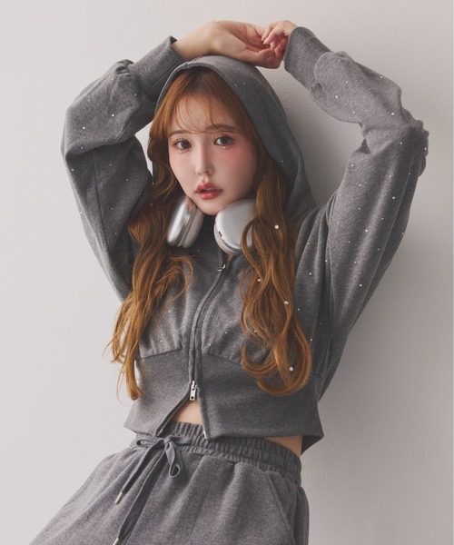 one after another NICE CLAUP（ワンアフターアナザーナイスクラップ）の「【セットアップ対応】ビジューショートパーカー（パーカー・レディース・ライトピンク/オフホワイト/チャコールグレー/杢グレー/ブラック系その他・FREE）」の17枚目の写真